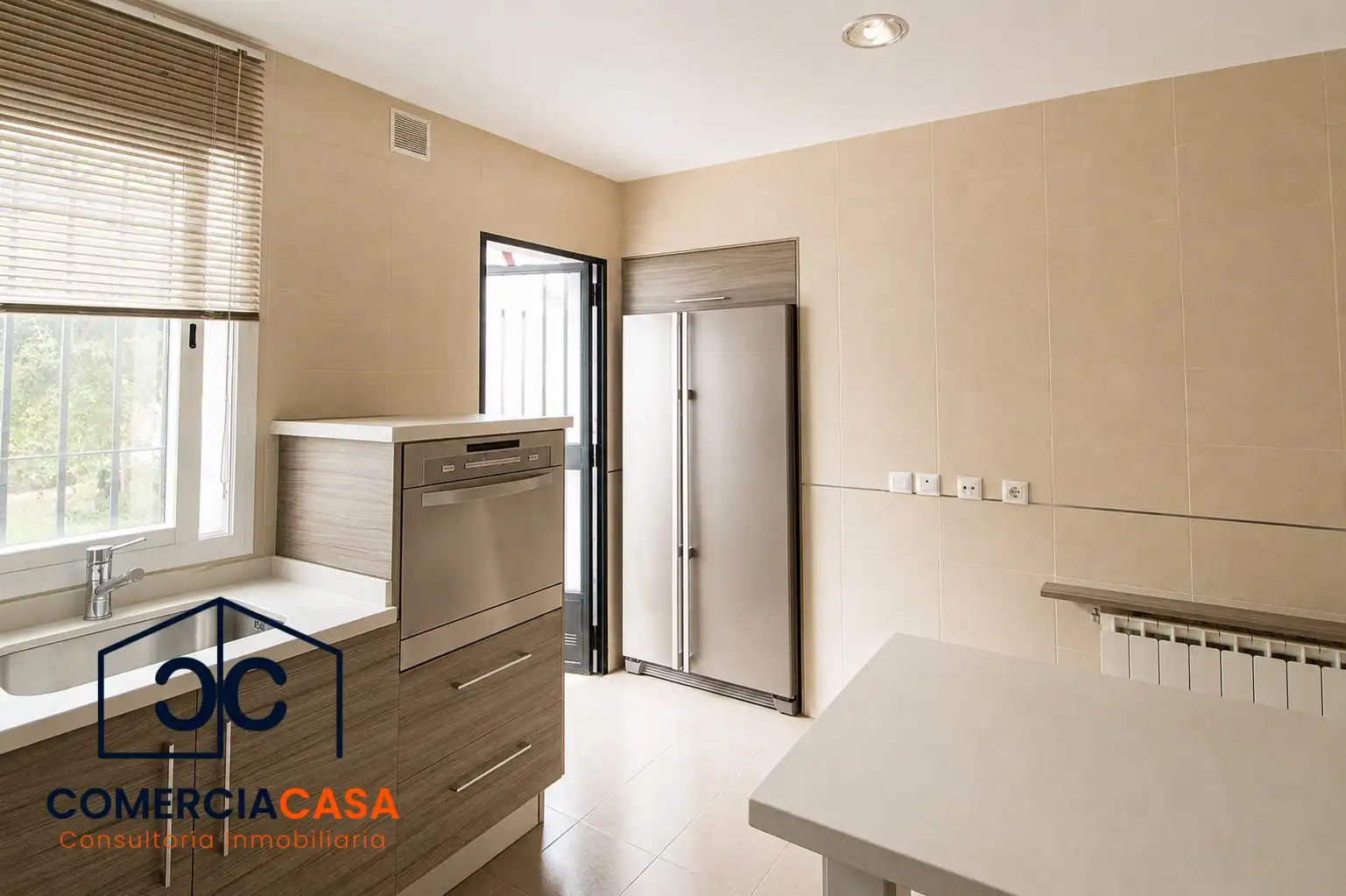 Cocina de Casa o chalet en venta en Jun con Calefacción, Trastero y Piscina