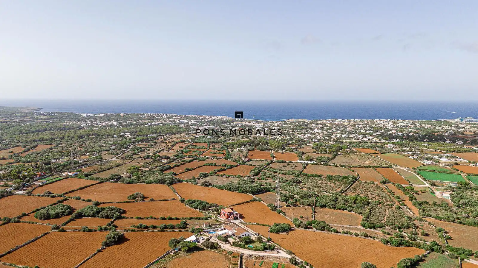 Casa rústica con terraza en venta en Cala Blanca, imagen 2
