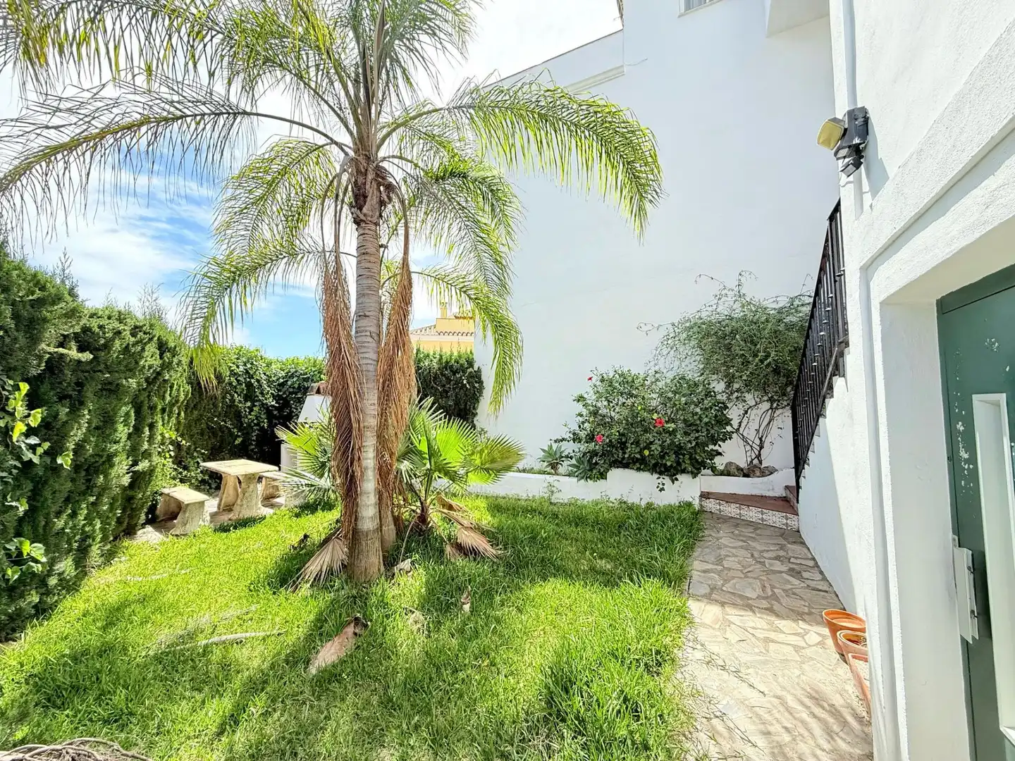 Jardín de Dúplex en venta en Nerja con Jardín privado, Trastero y Piscina comunitaria