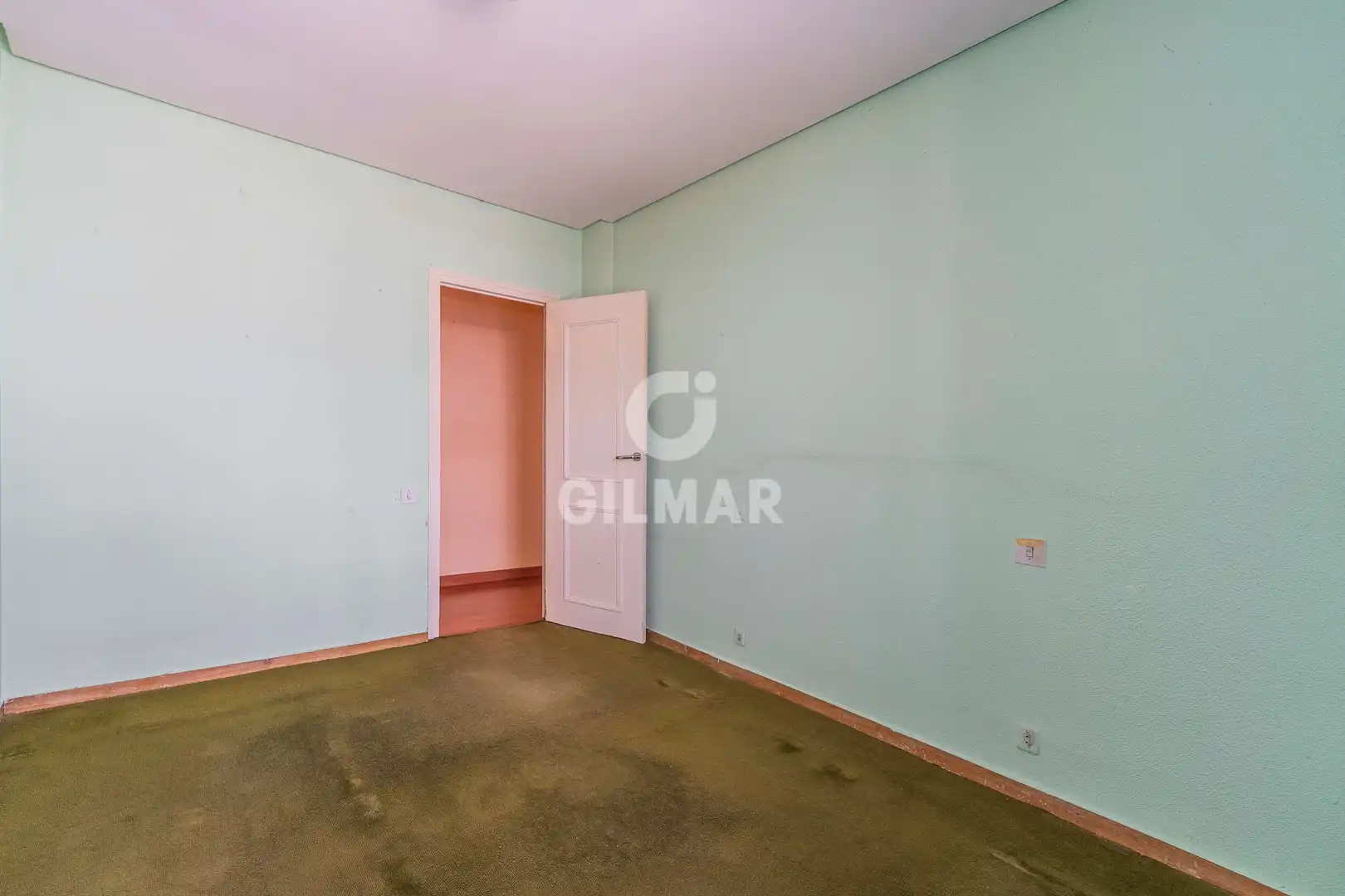 Habitación de Piso en venta en Madrid con Calefacción, Trastero y Balcón