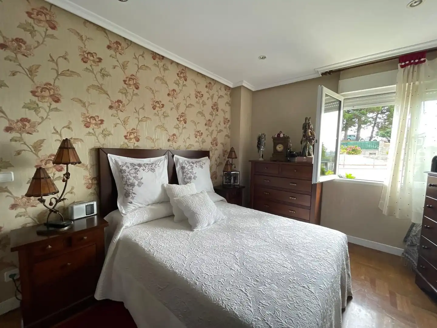 Habitación de Casa o chalet de alquiler en Gijón  con Calefacción, Terraza y Trastero