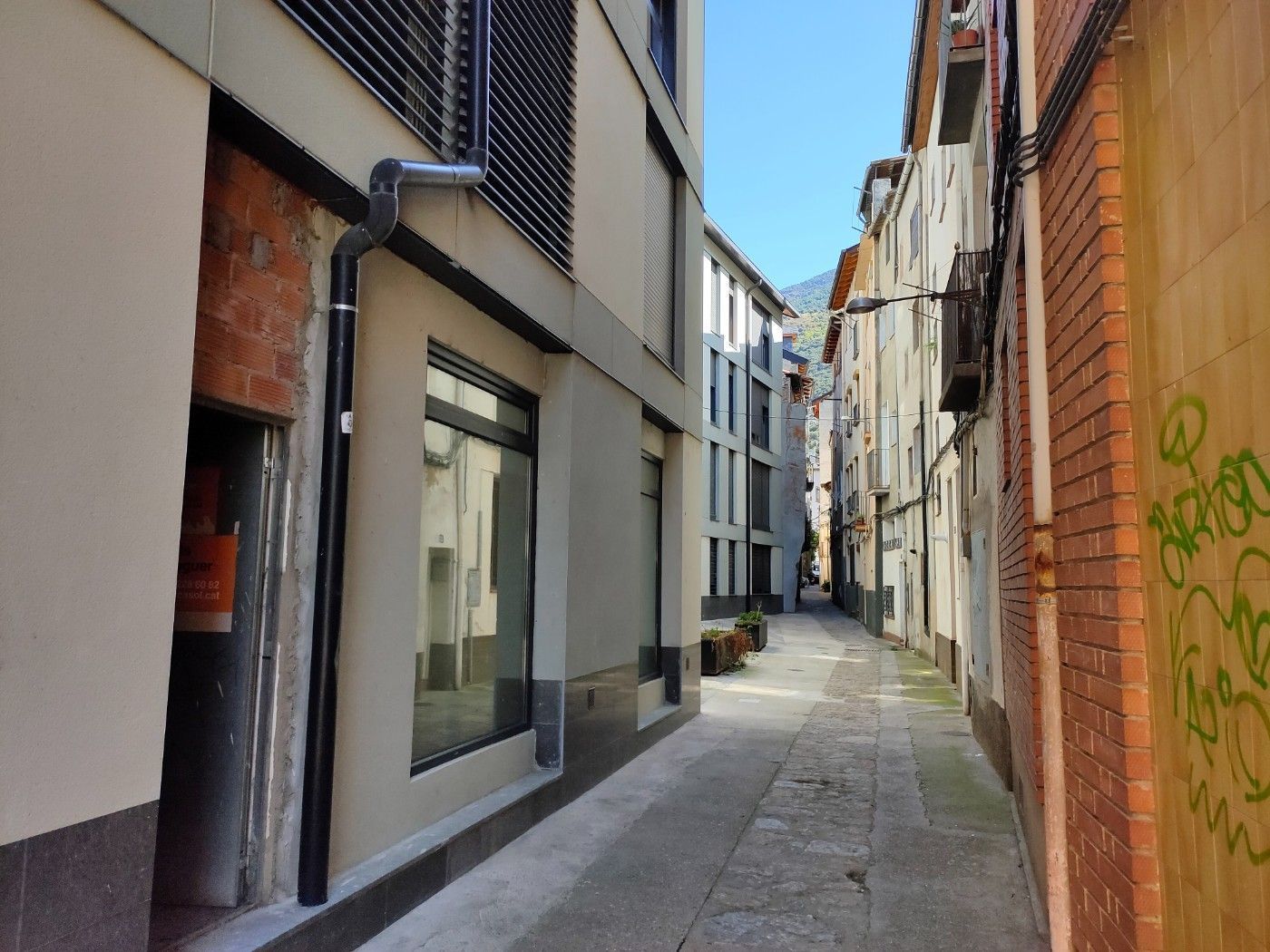 Vista exterior de Local de alquiler en Sort