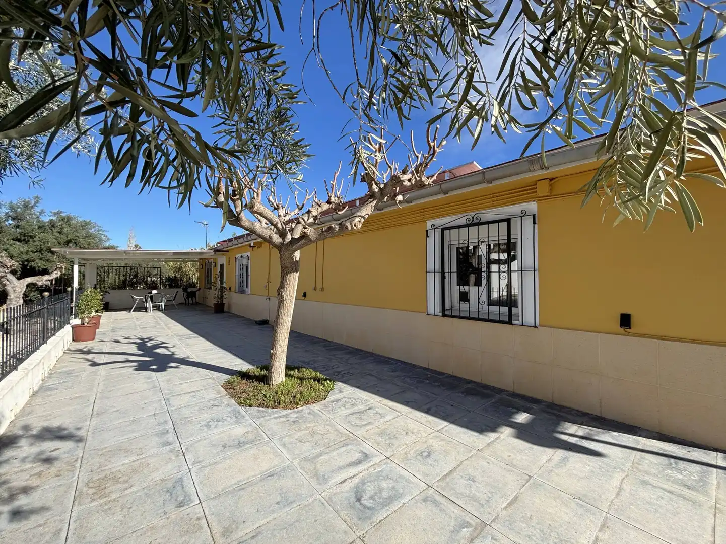 Vista exterior de Casa o chalet en venta en Alicante / Alacant con Aire acondicionado, Jardín privado y Trastero
