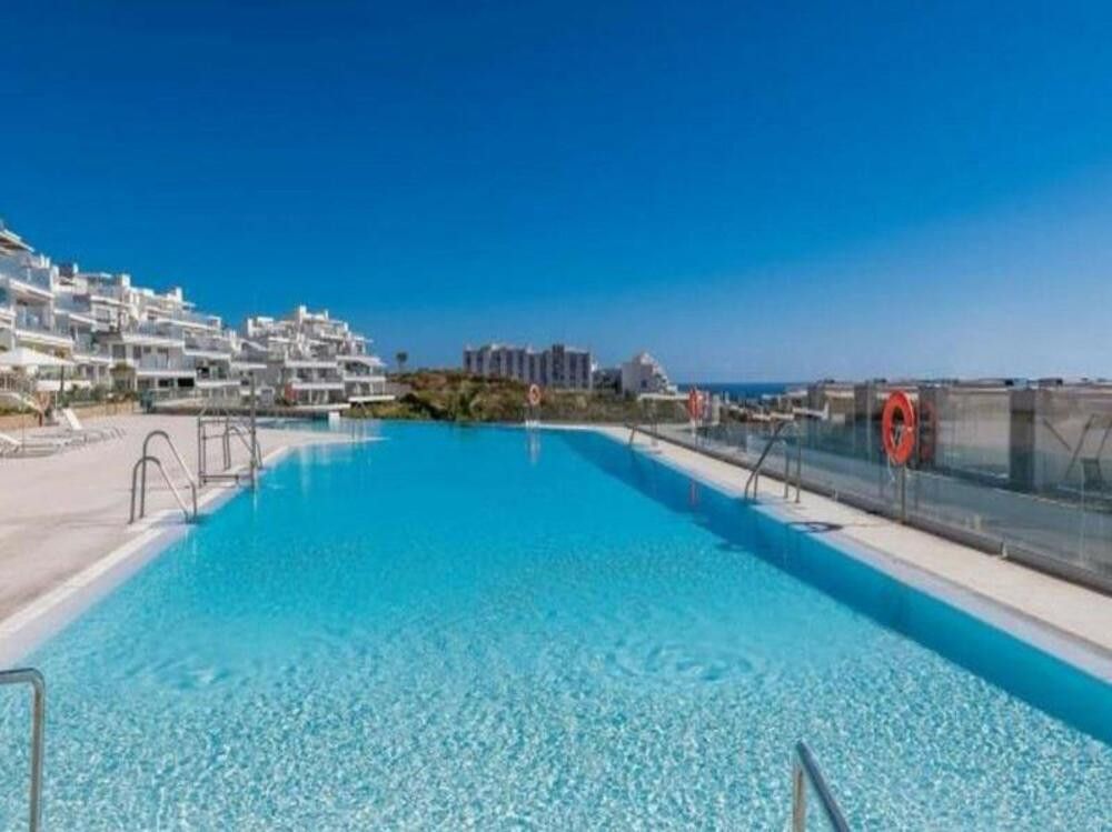 Piscina de Casa adosada de lloguer en Benahavís amb Terrassa, Piscina i Piscina comunitària