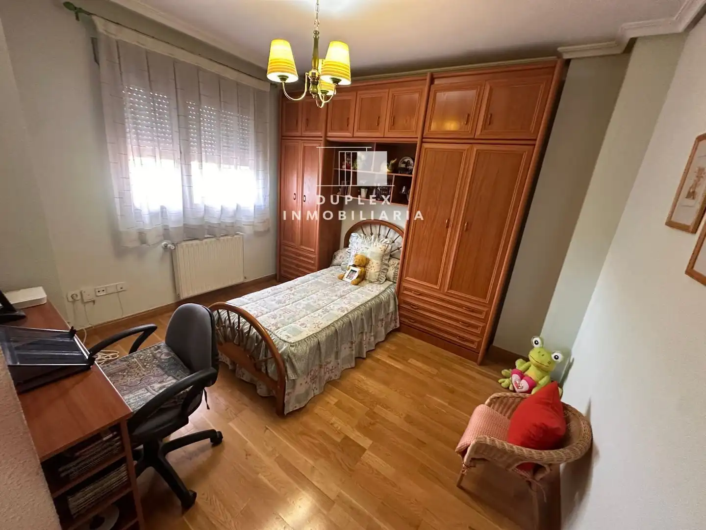 Habitación de Casa adosada en venta en Cuenca con Calefacción, Terraza y Amueblado
