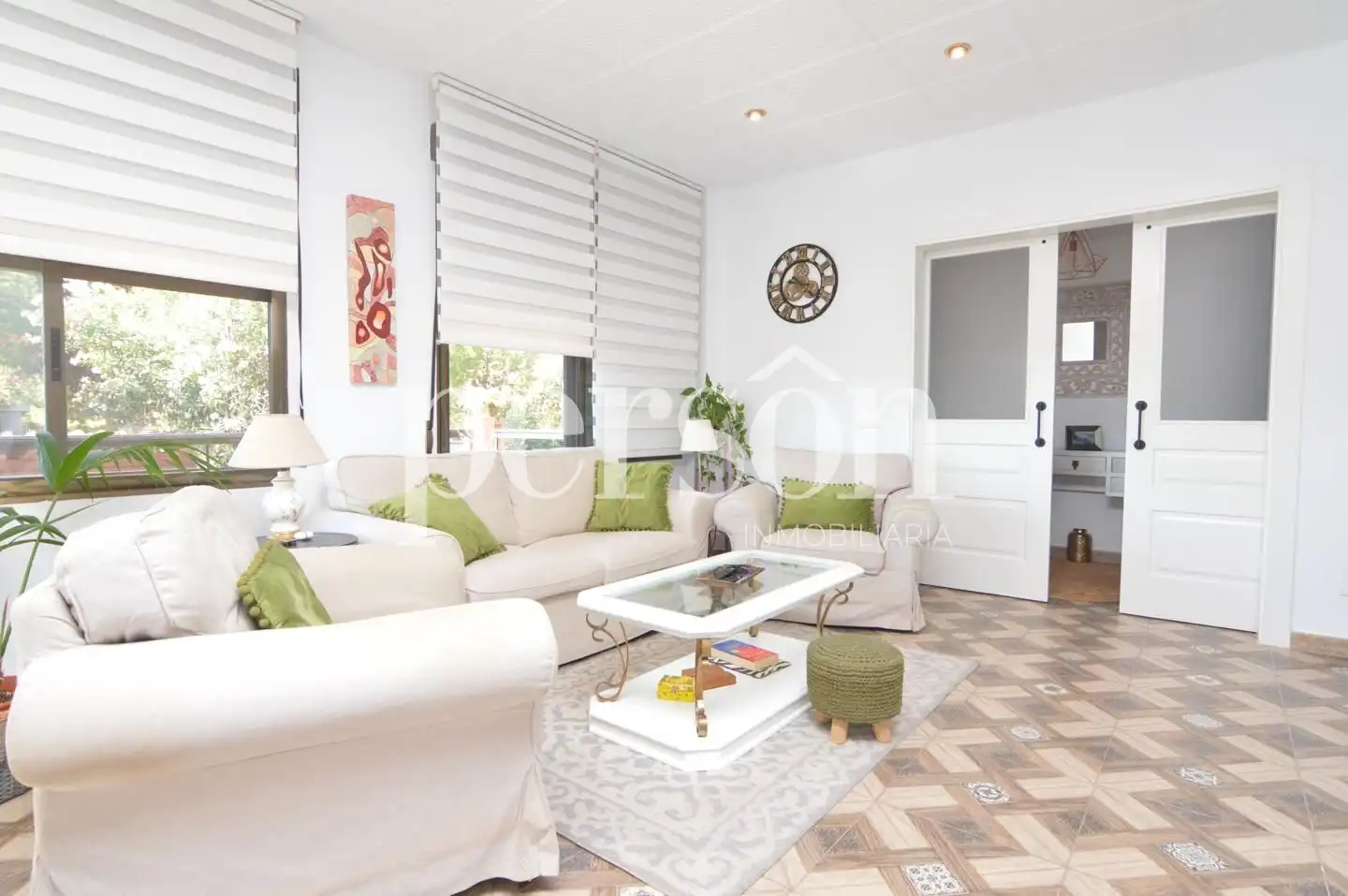 Sala de estar de Casa o chalet en venta en Chiva con Aire acondicionado, Jardín privado y Terraza