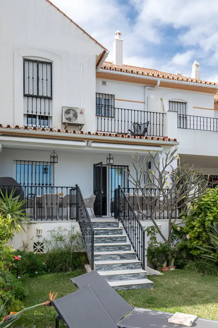 Adossat amb piscina en venda a Estepona Pueblo, imagen 26