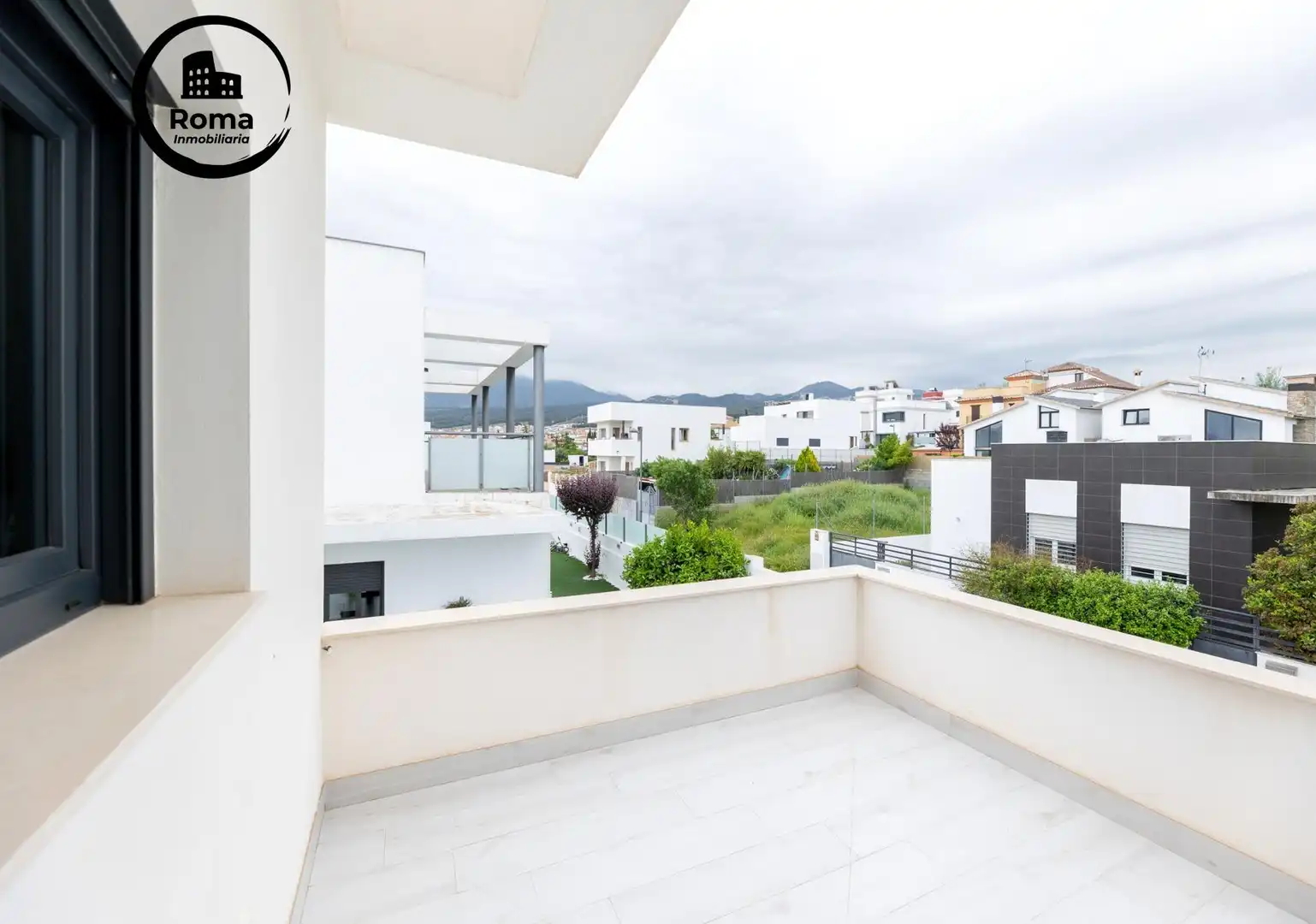 Terrassa de Casa o xalet en venda en La Zubia amb Terrassa i Piscina