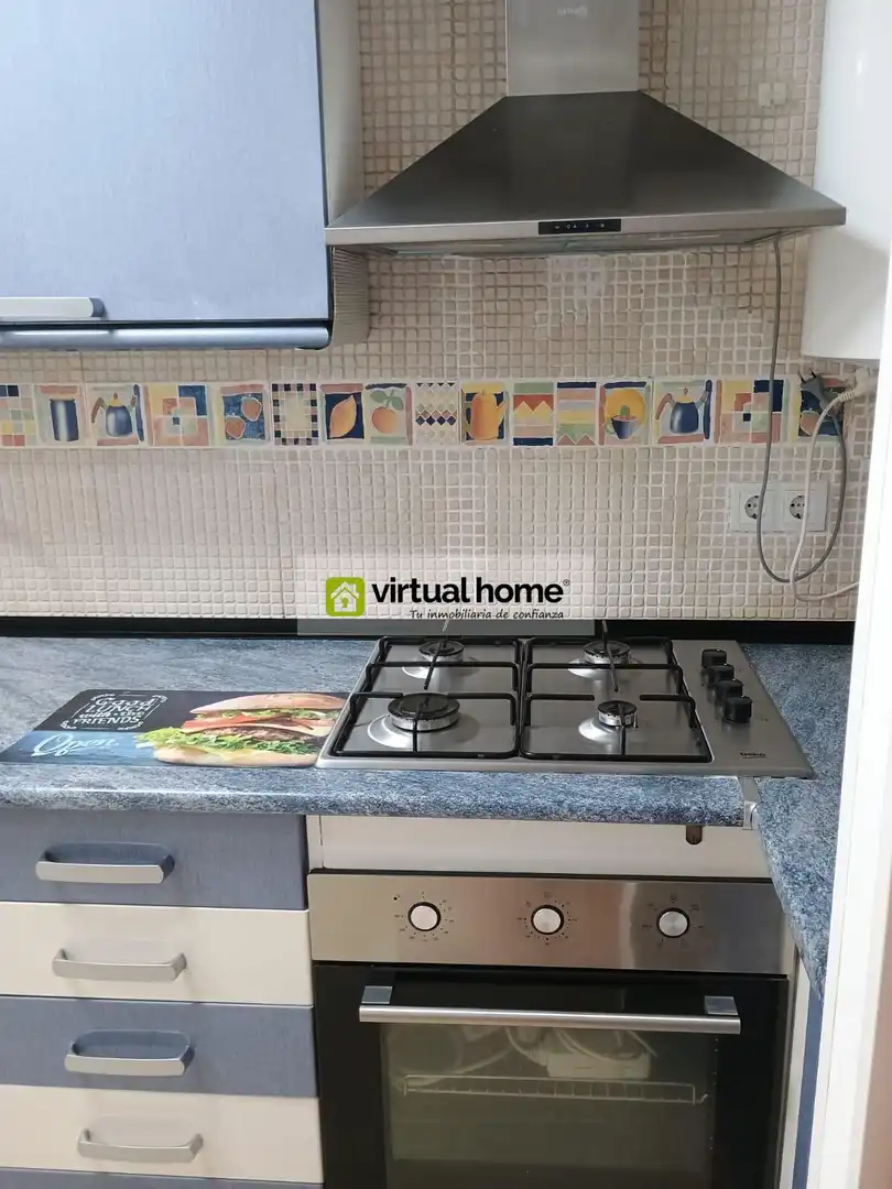 Cuina de Apartament en venda en Benidorm amb Aire condicionat i Piscina comunitària
