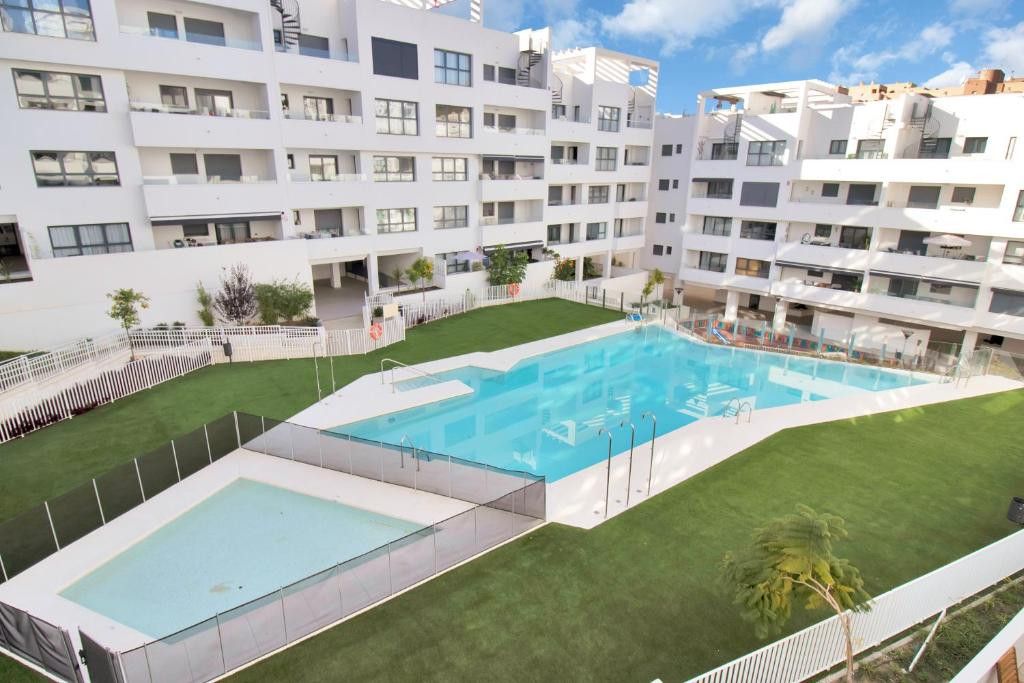 Piscina de Apartament en venda en Estepona amb Aire condicionat, Terrassa i Traster