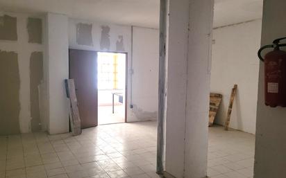 Premises to rent in Lena