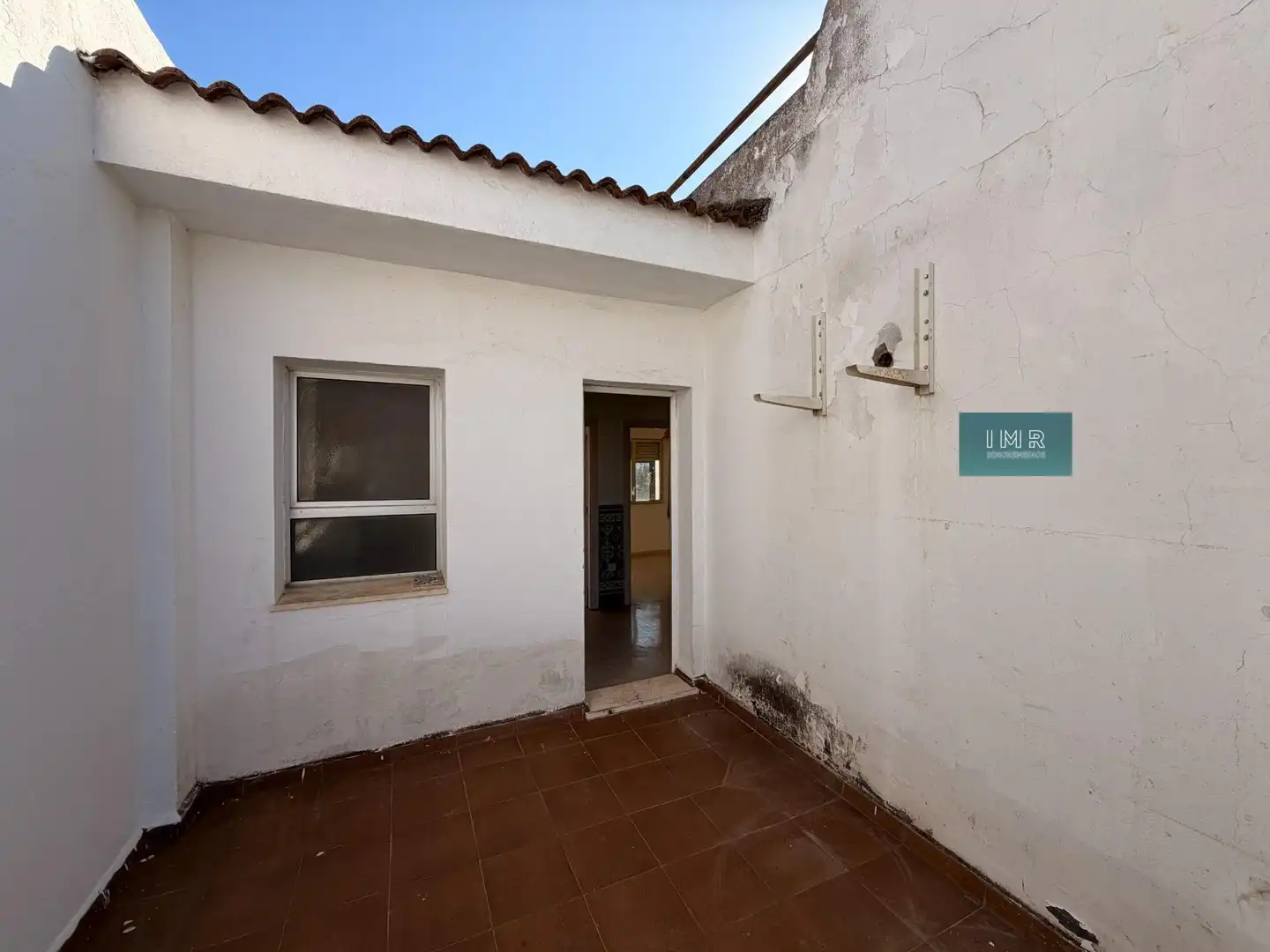 Vista exterior de Casa adosada en venta en Mairena del Aljarafe con Terraza