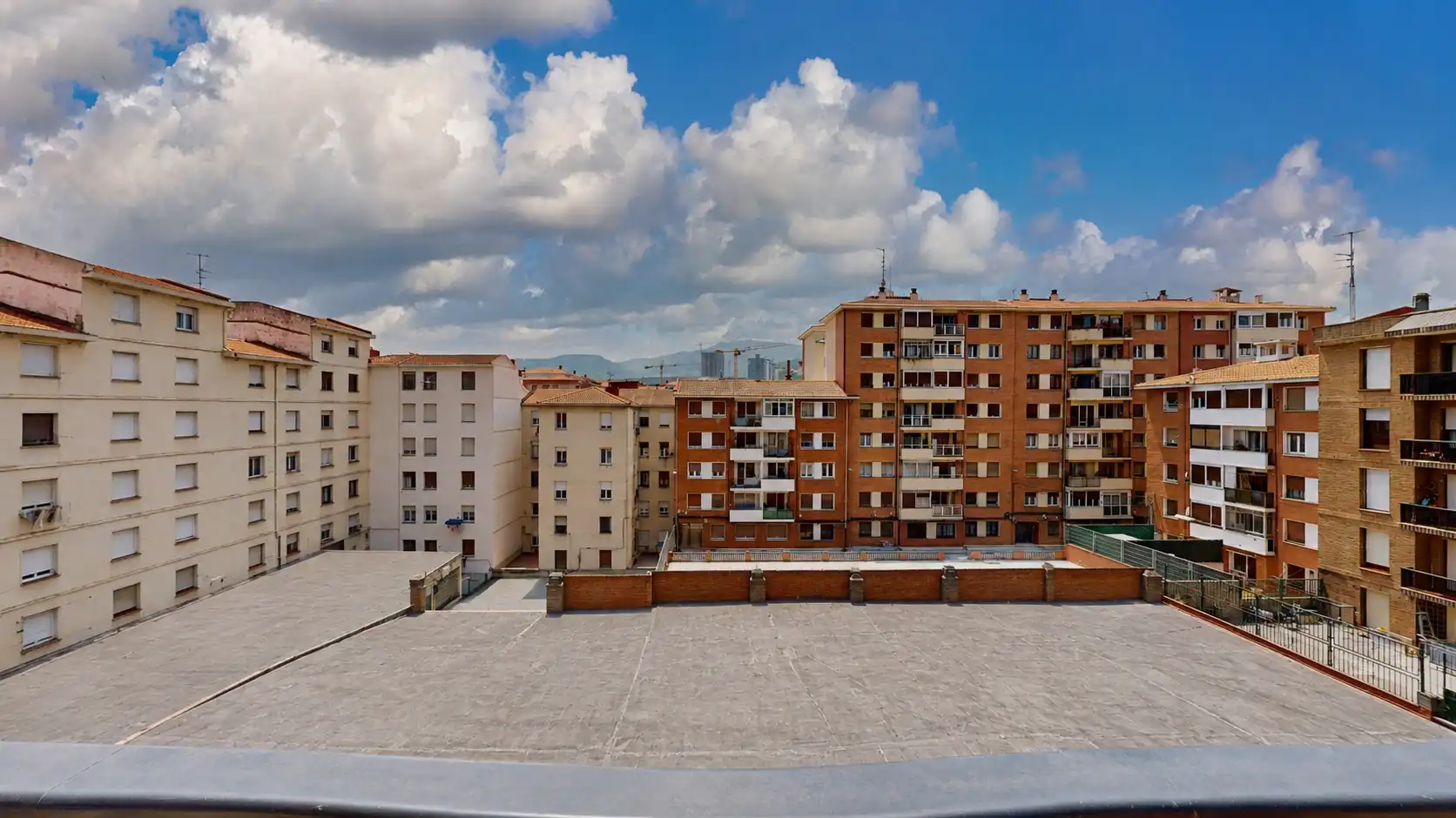 Terrassa de Pis en venda en Bilbao  amb Balcó