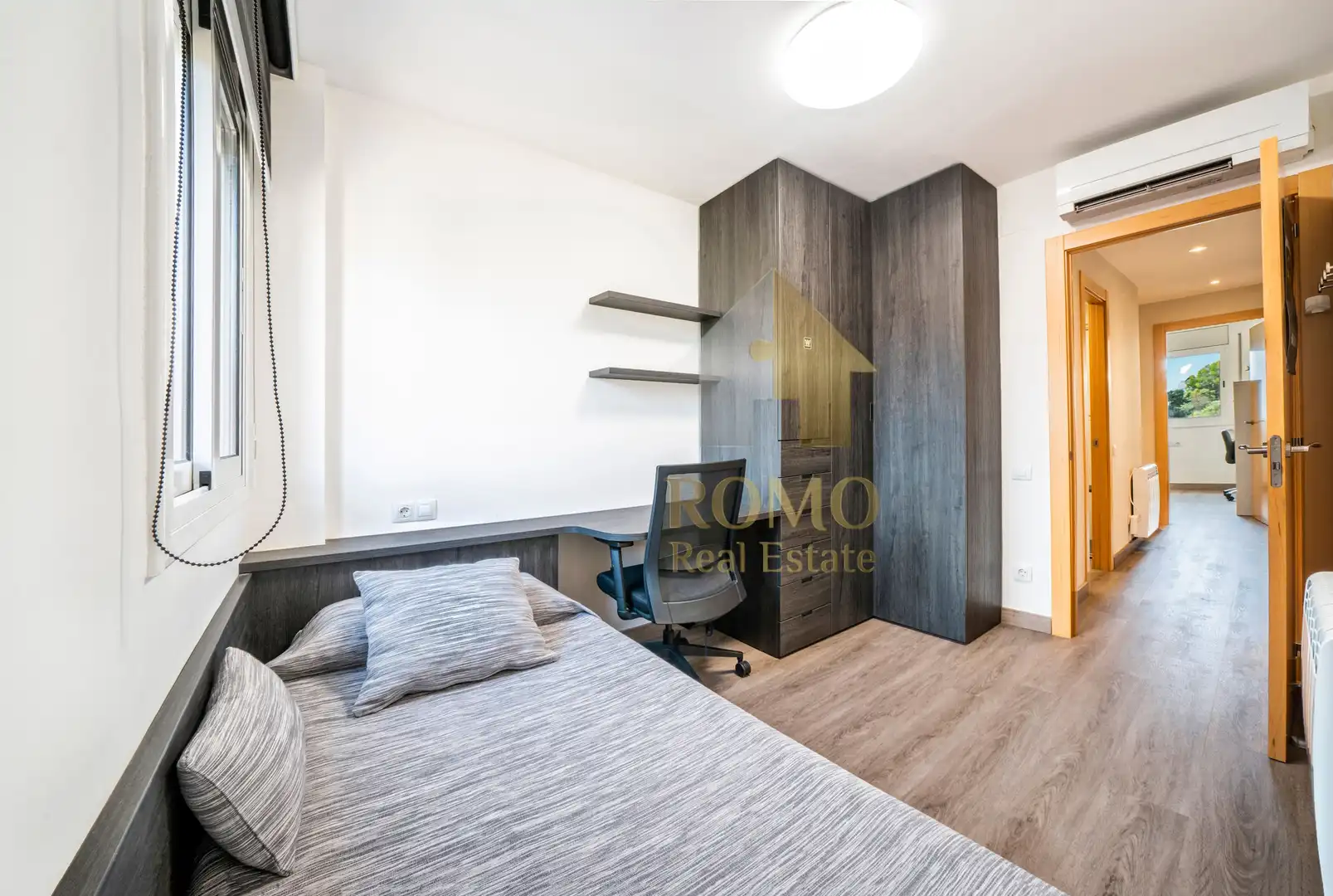 Bedroom of Flat for sale in Santa Perpètua de Mogoda  with Air Conditioner, Heating and Parquet flooring