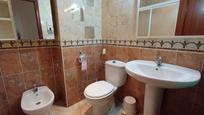 Badezimmer von Wohnung zum verkauf in  Huelva Capital mit Klimaanlage und Möbliert