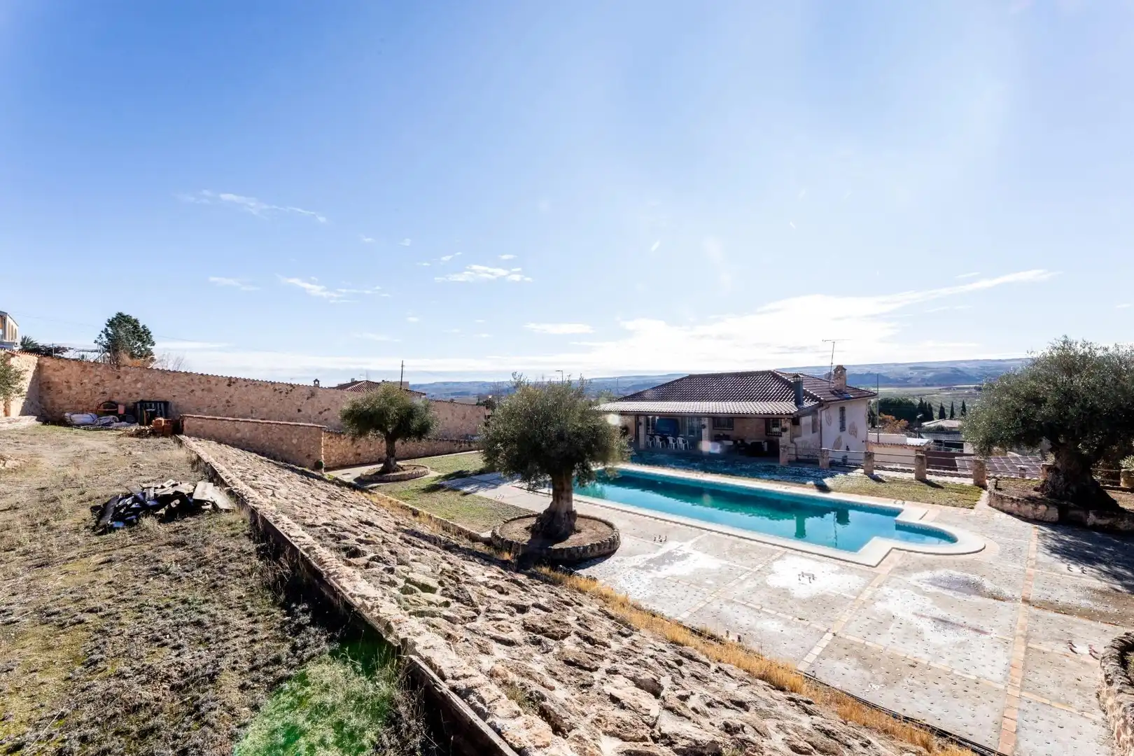 Piscina de Casa o xalet en venda en Colmenar de Oreja amb Calefacció, Jardí privat i Traster