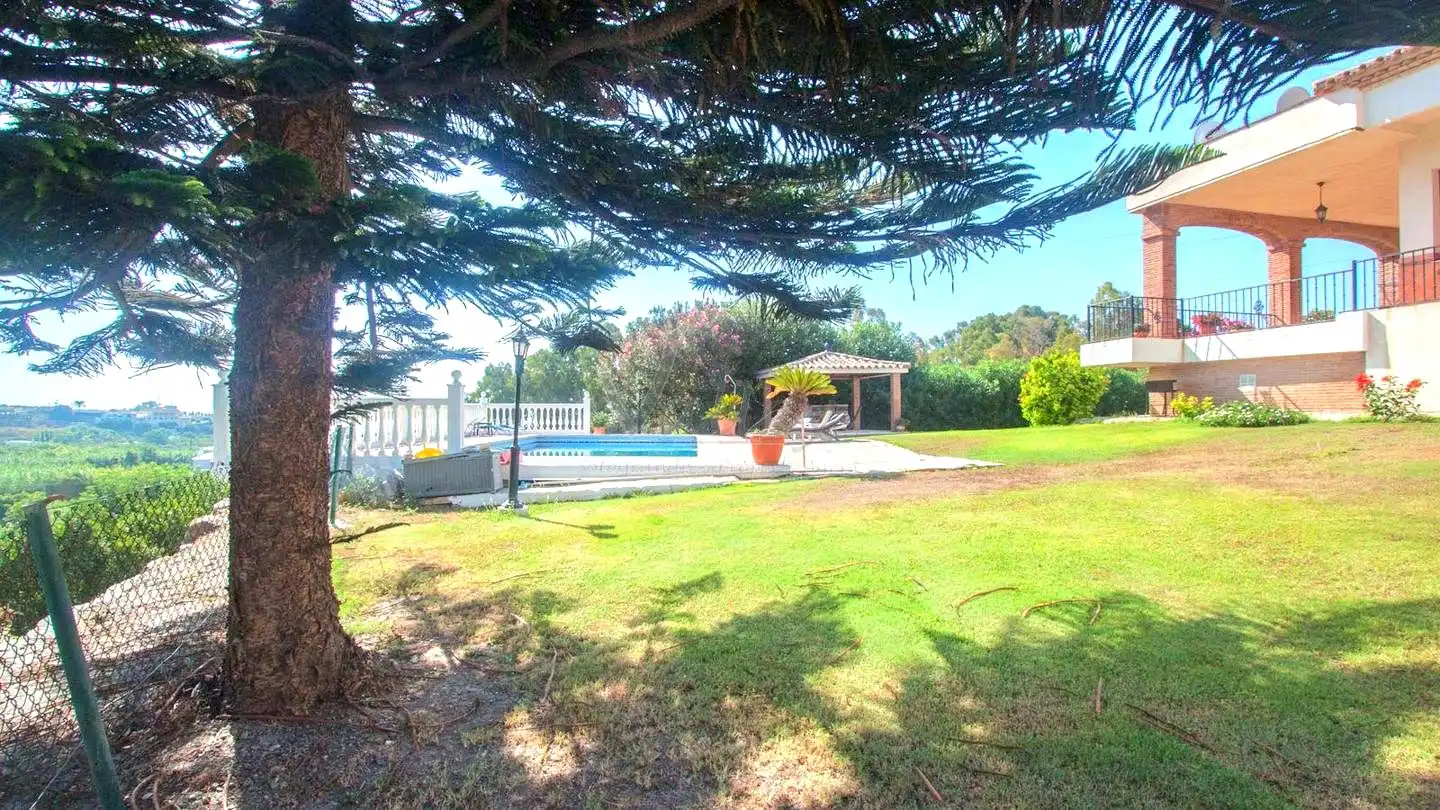 Jardí de Finca rústica en venda en Estepona amb Jardí privat, Terrassa i Traster