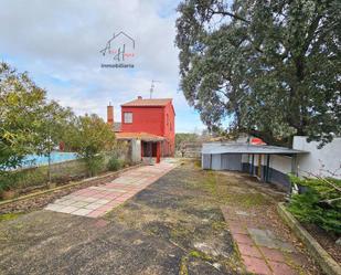 Außenansicht von Haus oder Chalet zum verkauf in Florida de Liébana mit Terrasse und Schwimmbad