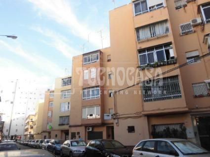 Vista exterior de Pis en venda en  Sevilla Capital amb Aire condicionat i Calefacció