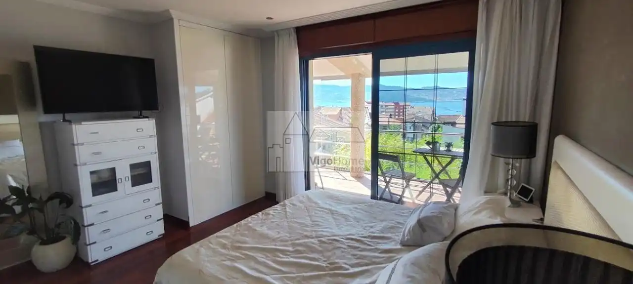 Dormitori de Casa o xalet en venda en Moaña amb Calefacció, Jardí privat i Terrassa