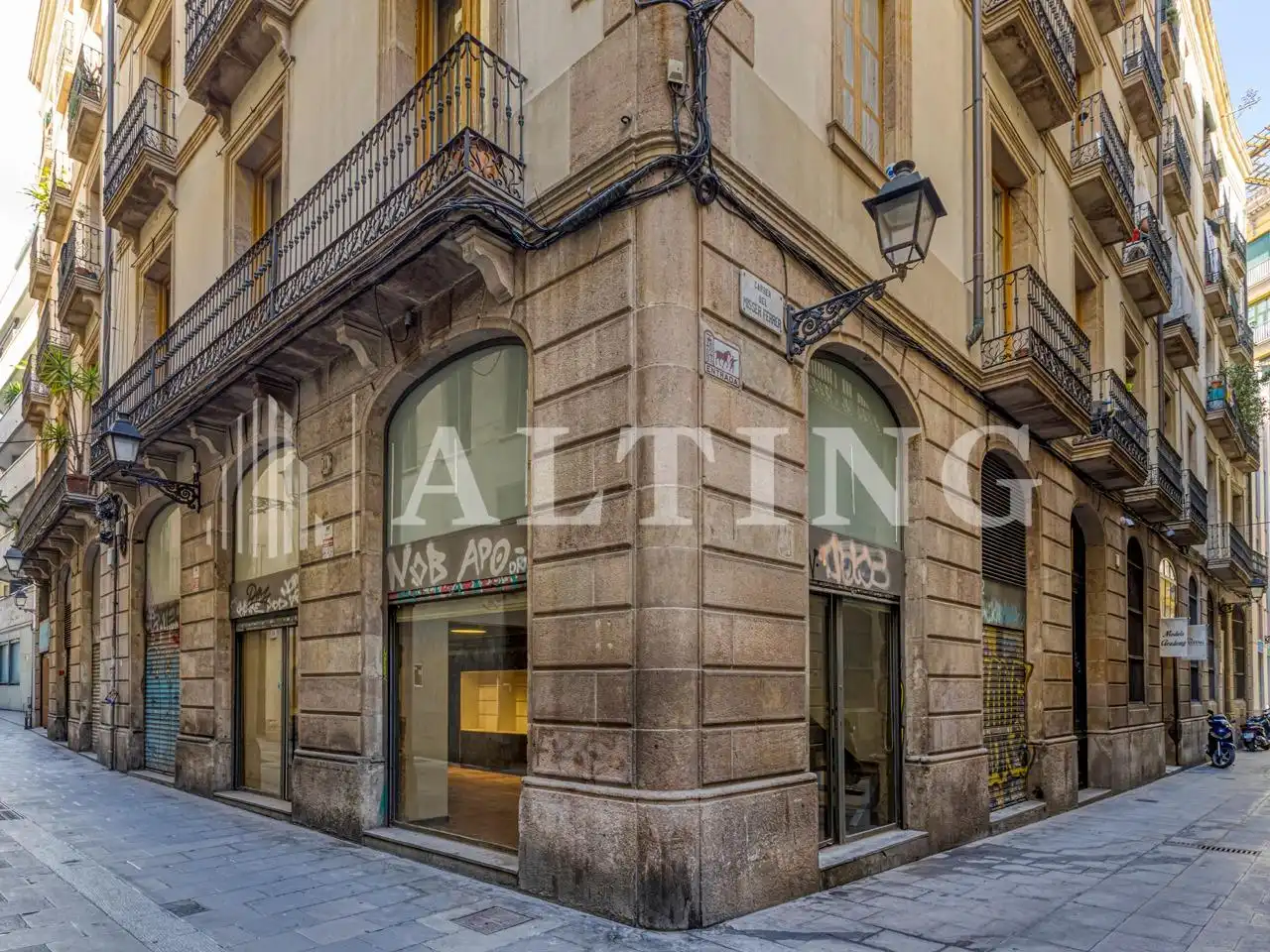 Vista exterior de Local en venta en Barcelona con Aire acondicionado