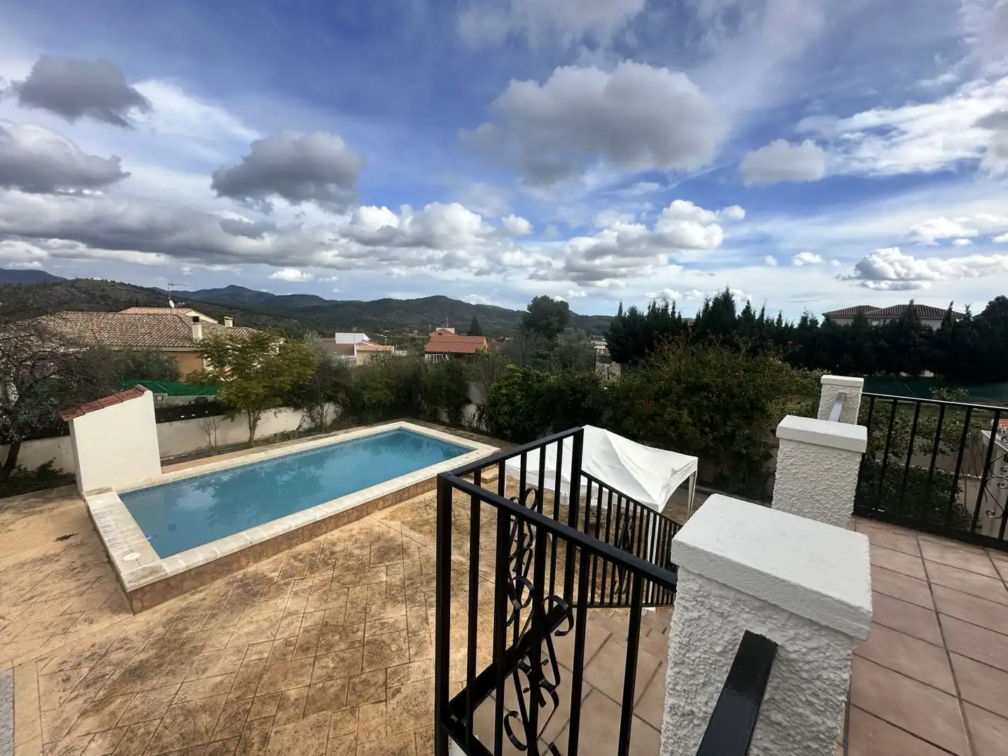 Vista exterior de Casa o xalet en venda en Algar de Palància amb Aire condicionat, Calefacció i Jardí privat