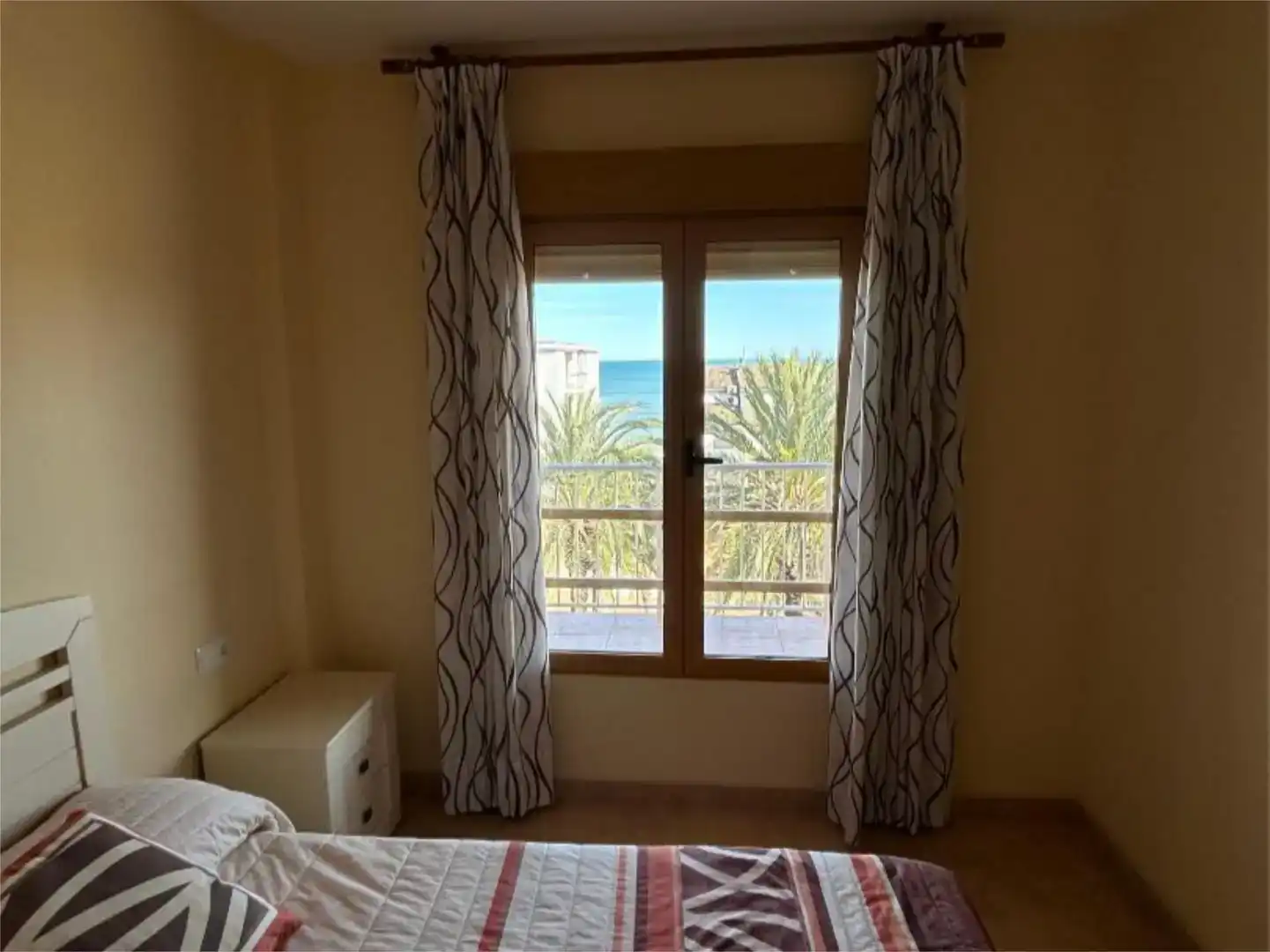 Dormitori de Apartament de lloguer en Tavernes de la Valldigna