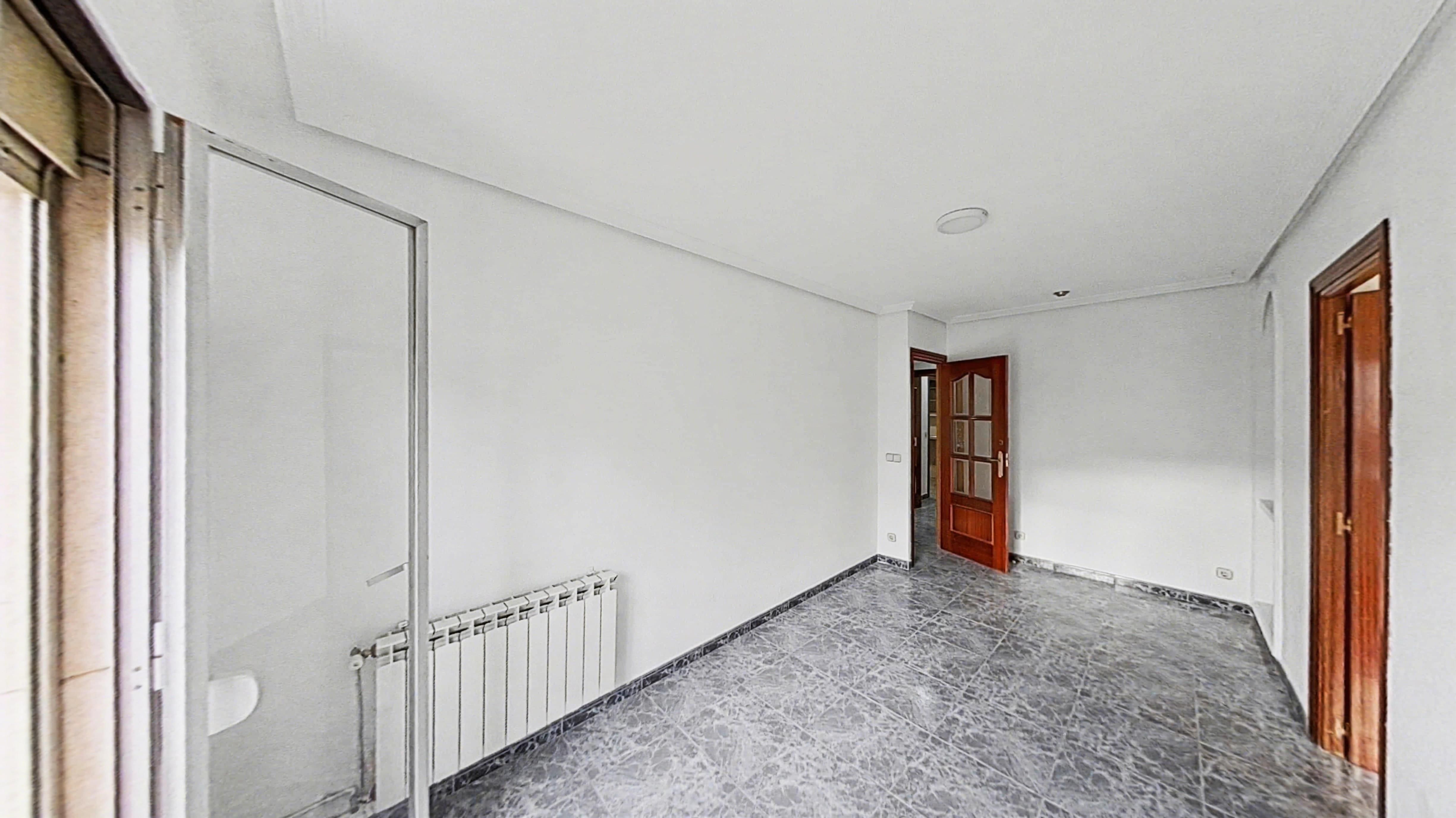 Piso de alquiler en  Madrid Capital con Terraza, Horno y Se aceptan mascotas