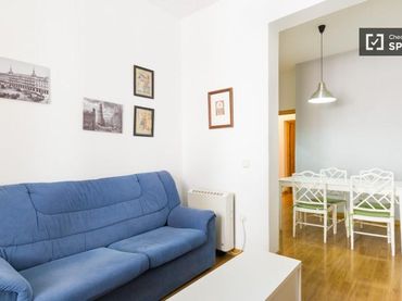 Appartamento con balcone in affitto a Centro