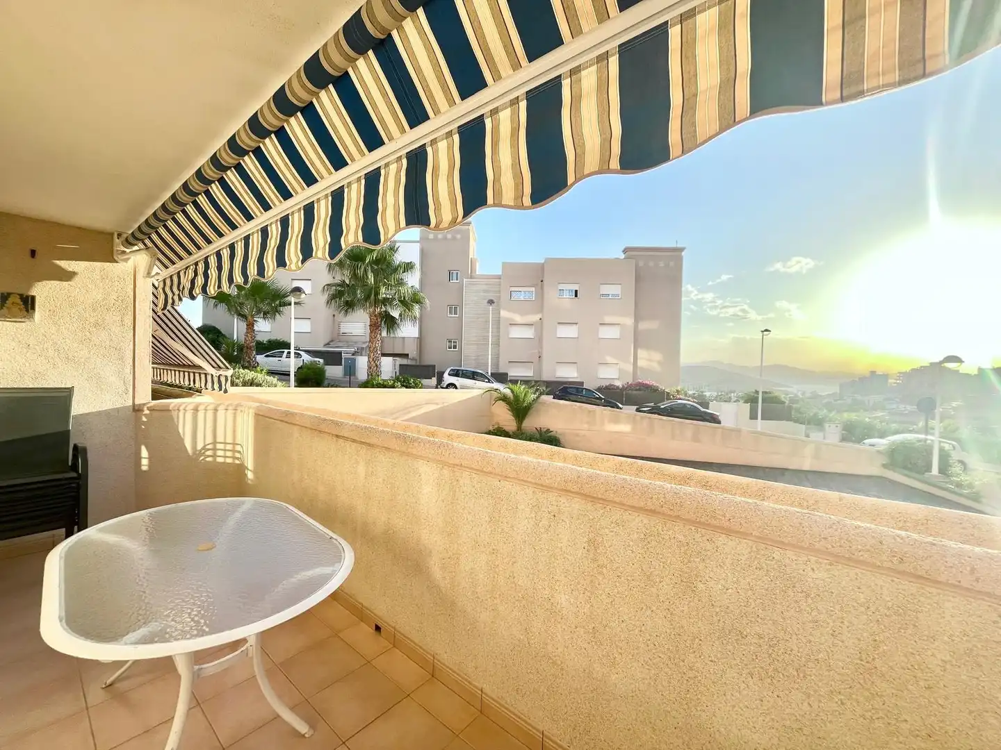 Terrassa de Apartament de lloguer en La Manga del Mar Menor amb Aire condicionat, Calefacció i Piscina