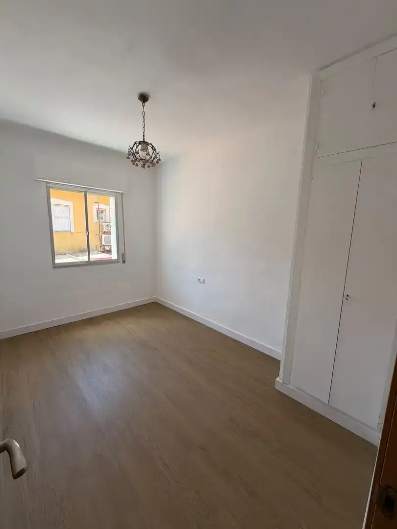 Dormitori de Casa adosada en venda en Cartagena amb Aire condicionat, Jardí privat i Parquet