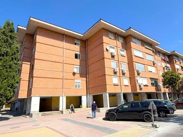 Piso en venta en Reyes Católicos