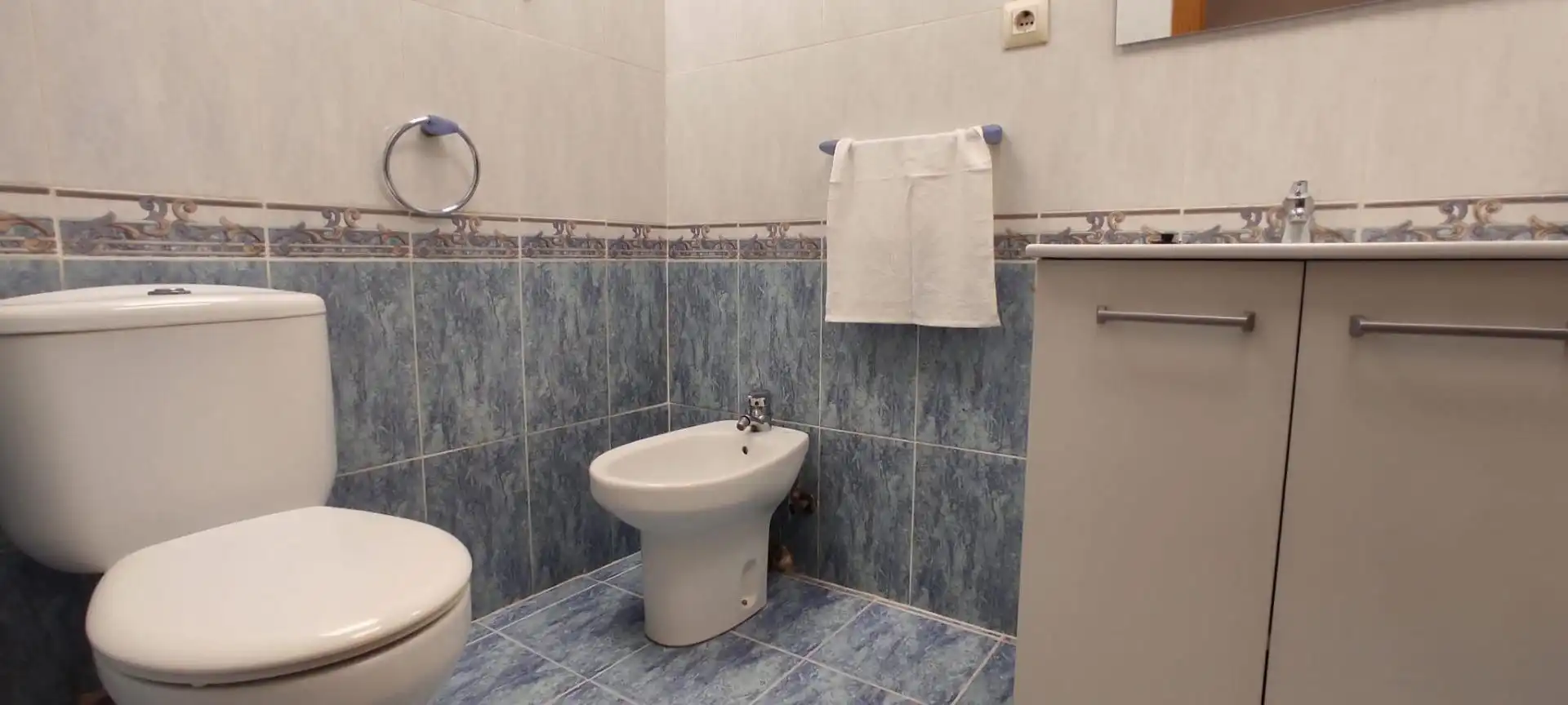 Badezimmer von Wohnung zur Miete in Valencia mit Balkon