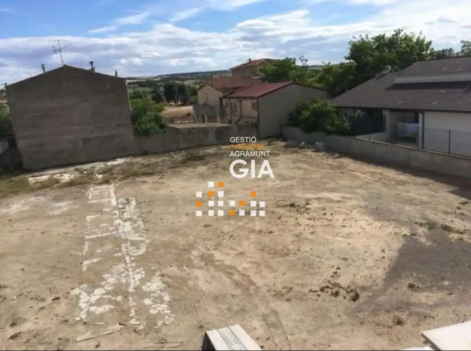 Wohnbaugrundstück zum Verkauf in Carrer dels Segadors 3, imagen 4