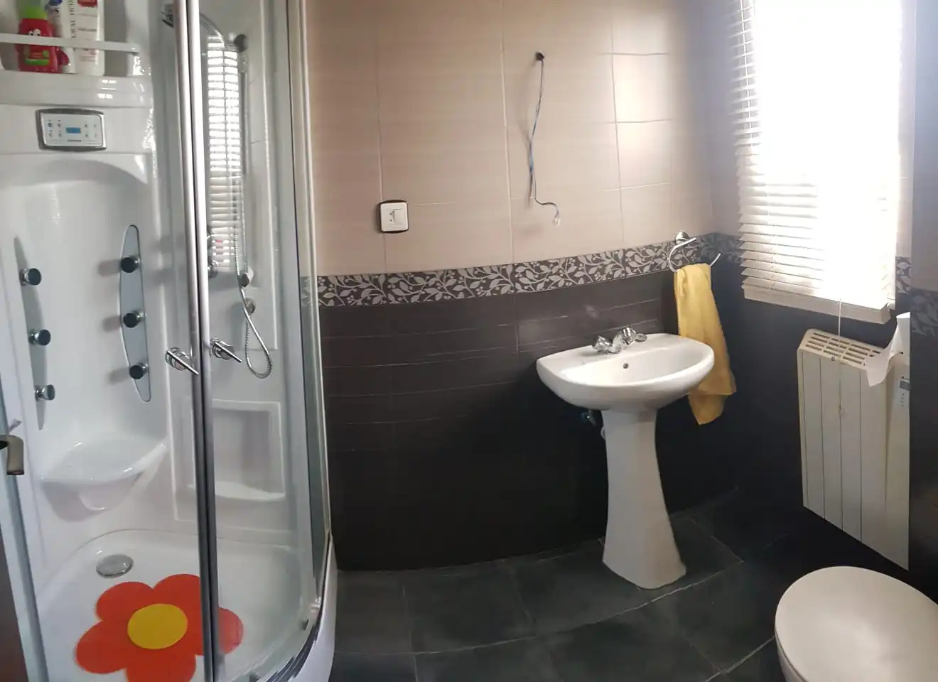 Baño de Piso de alquiler en Cáceres con Aire acondicionado, Calefacción y Terraza