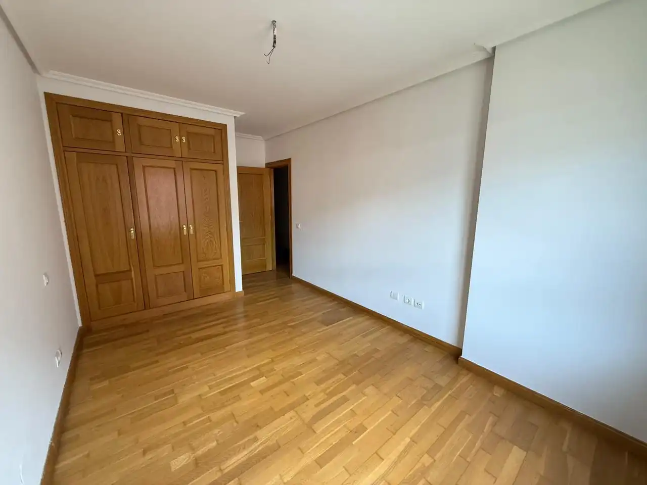 Bedroom of Flat for sale in Castro-Urdiales  with Heating, Parquet flooring and Terrace
