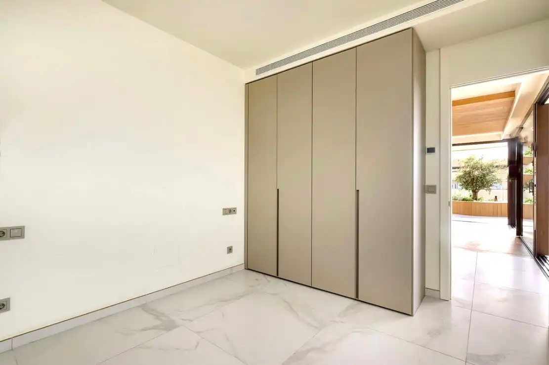 Habitación de Apartamento en venta en Fuengirola con Aire acondicionado, Calefacción y Jardín privado
