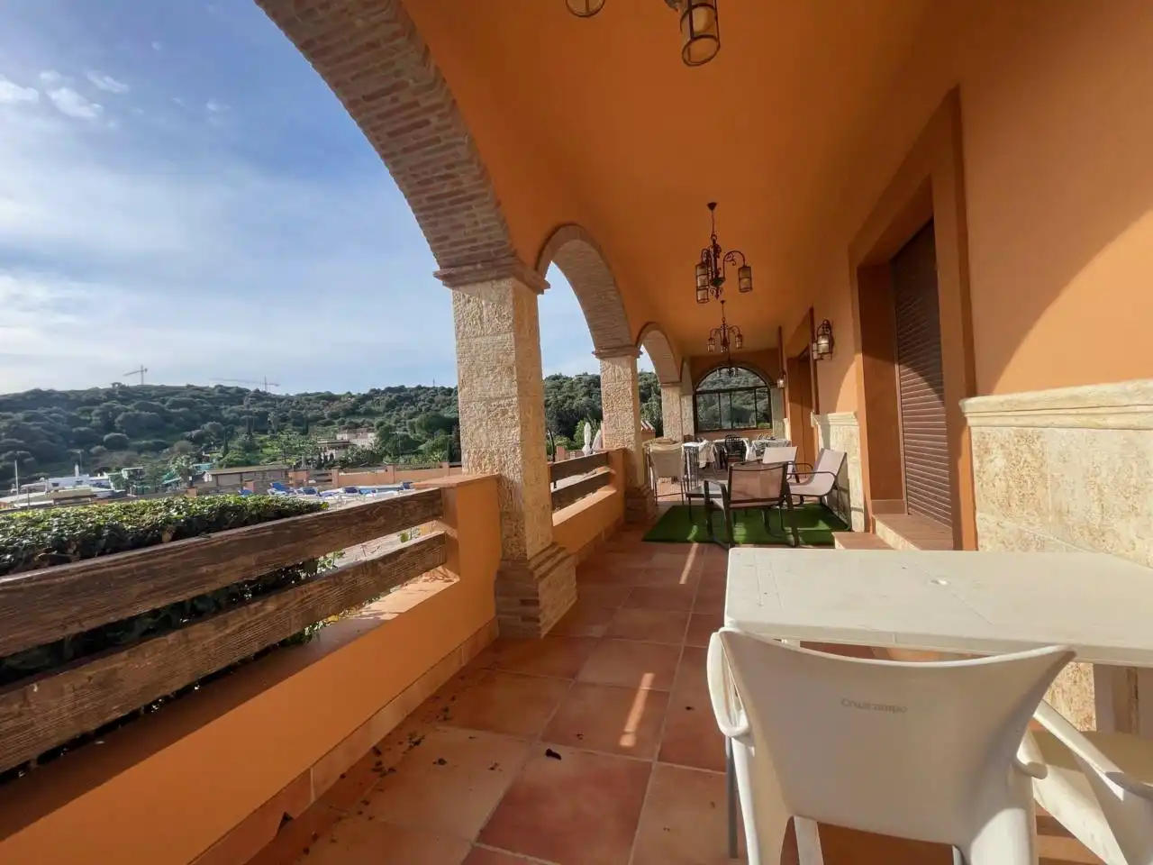 Terrassa de Finca rústica en venda en Estepona amb Aire condicionat, Calefacció i Jardí privat