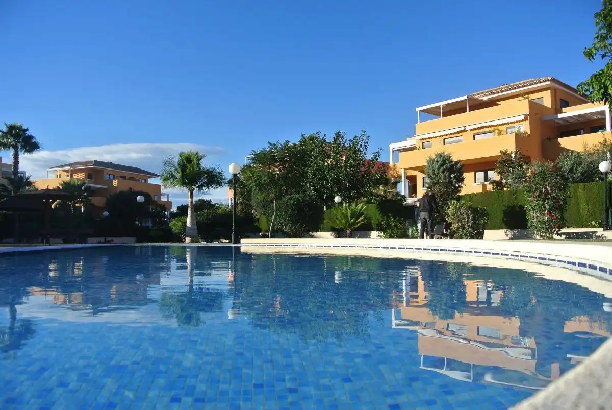 Apartament amb piscina de lloguer a El Montgó