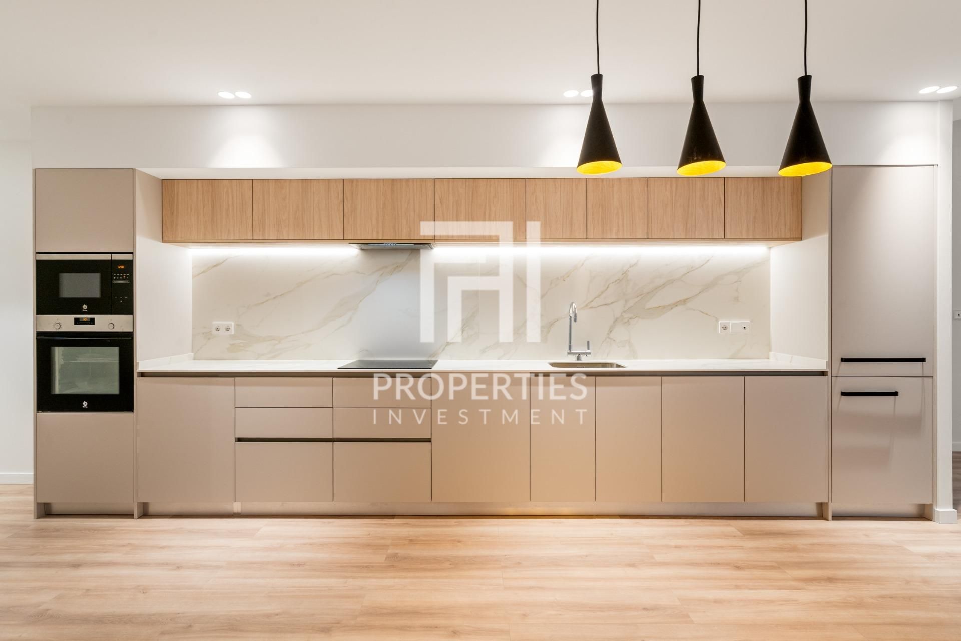 Kitchen of Duplex for sale in  Barcelona Capital  with Heating, Parquet flooring and Alarm