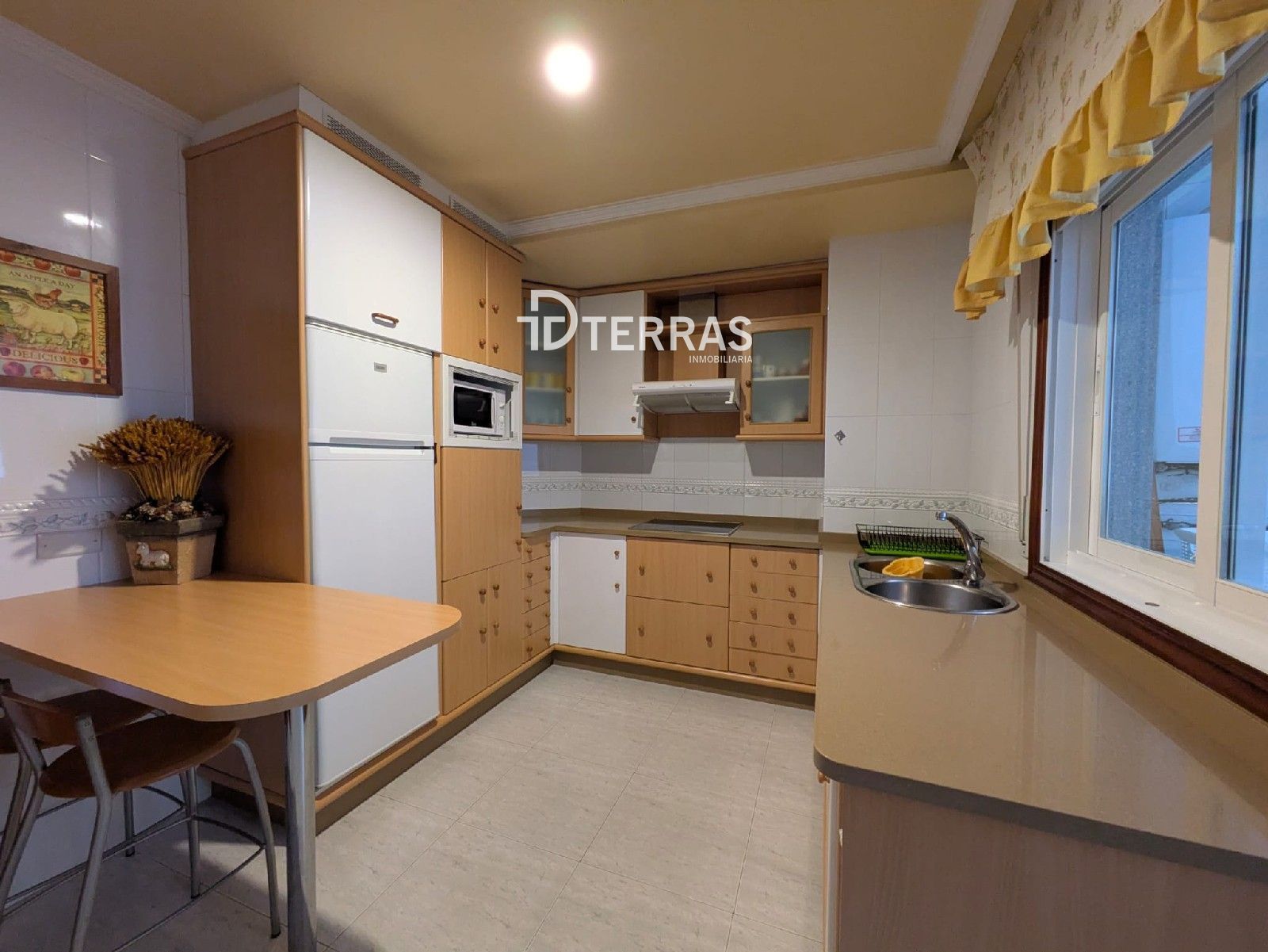 Flat for rent in Augusto González Besada, Centro - Echegaray