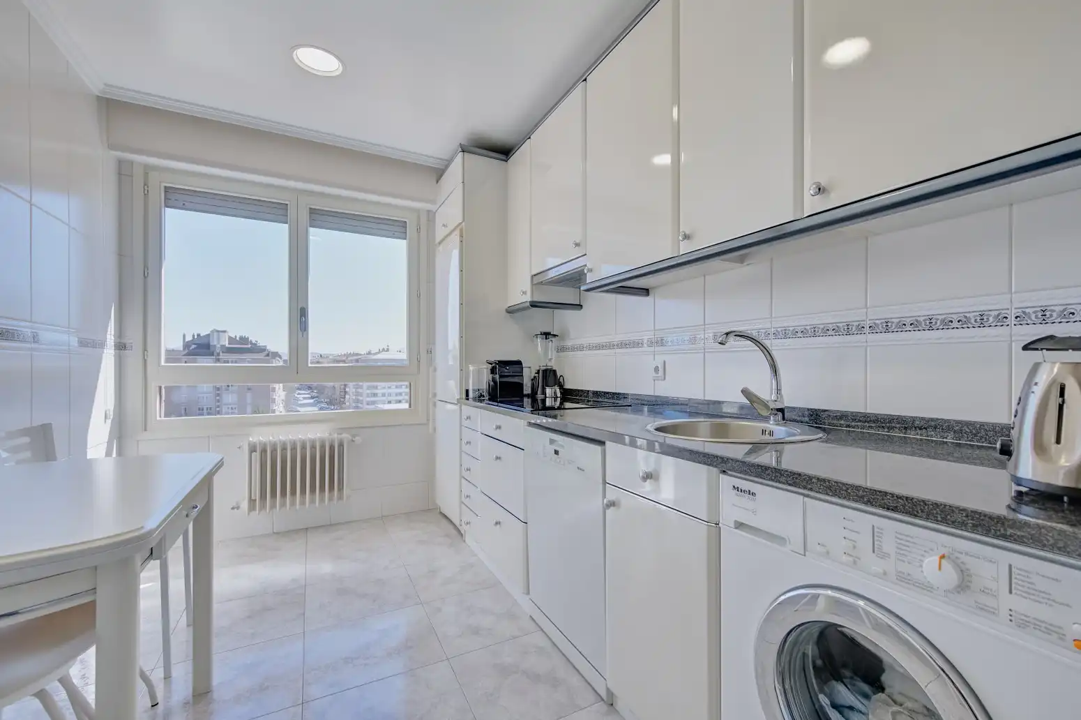 Kitchen of Flat for sale in  Pamplona / Iruña  with Air Conditioner, Heating and Parquet flooring