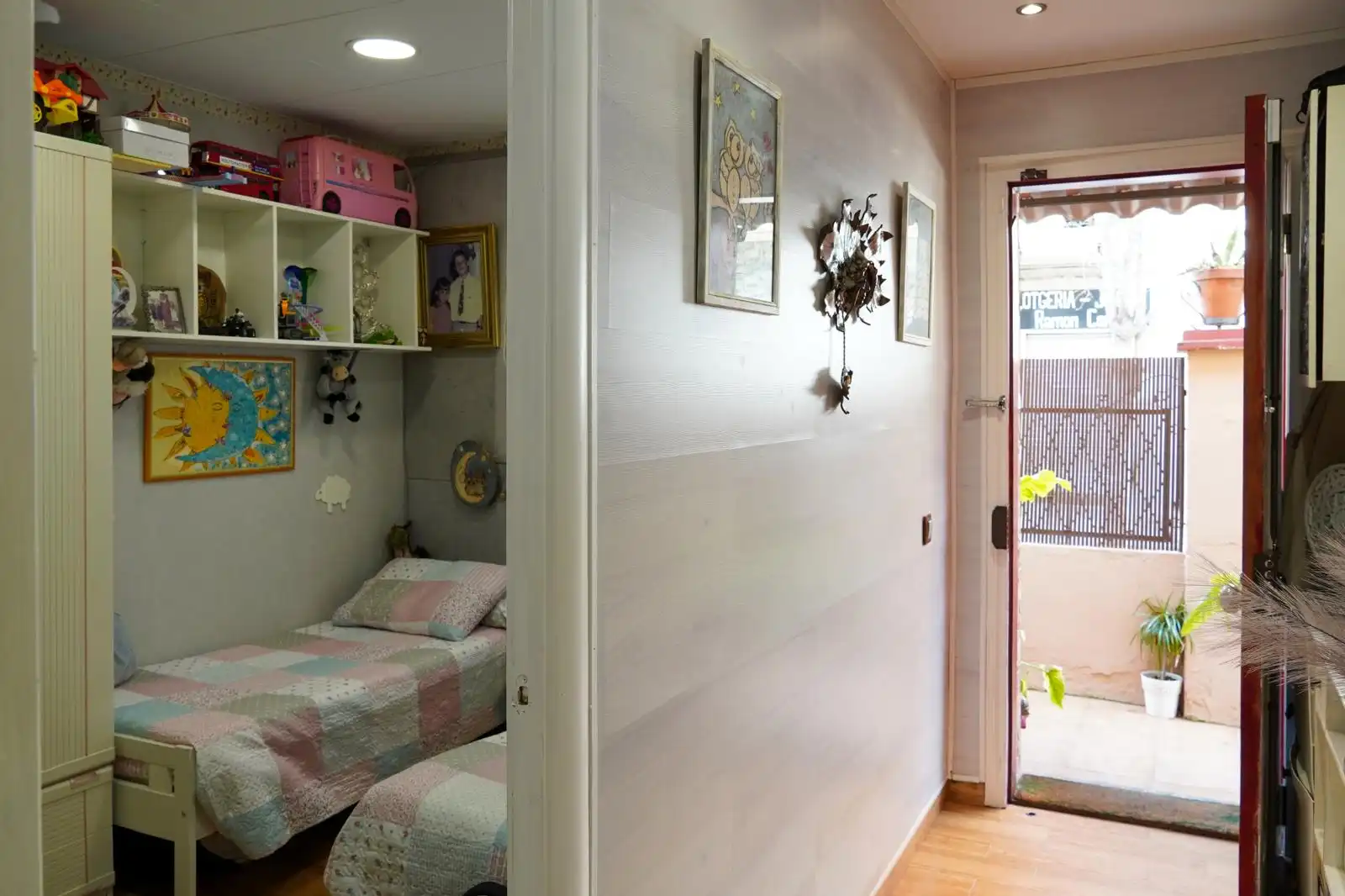 Houses for sale in Carrer l'Aviador Ruiz de Alda, La Marina del Port