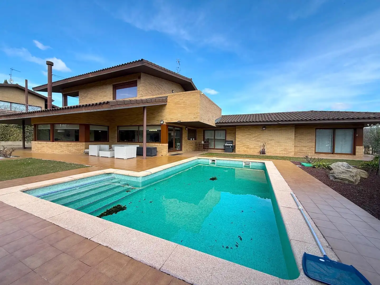Piscina de Casa o chalet en venta en Cadrete con Aire acondicionado, Calefacción y Jardín privado