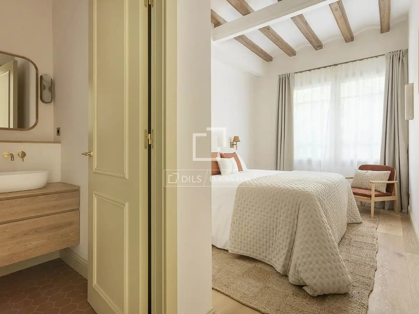 Bedroom of Flat for sale in Barcelona  with Air Conditioner, Heating and Parquet flooring