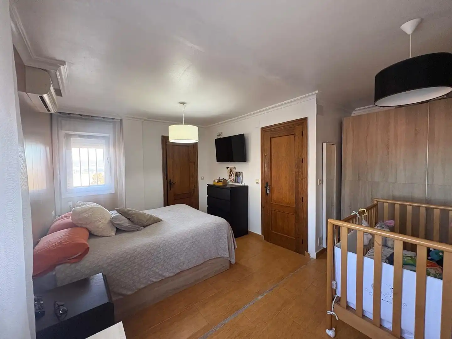 Bedroom of Flat for sale in Algeciras  with Air Conditioner and Heating