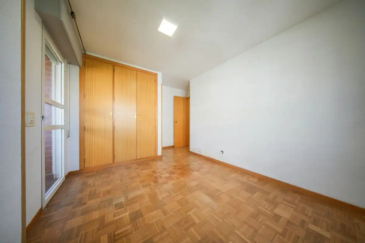 Flat with terrace for sale in Calle de Fermín Caballero, imagen 3