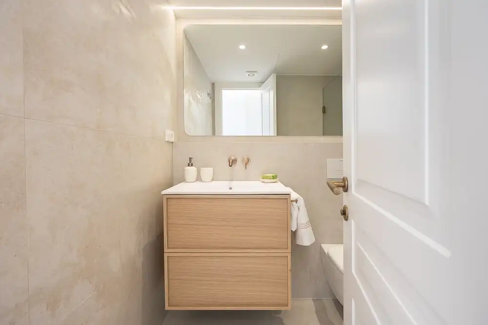 Baño de Piso en venta en Madrid con Calefacción, Amueblado y Balcón