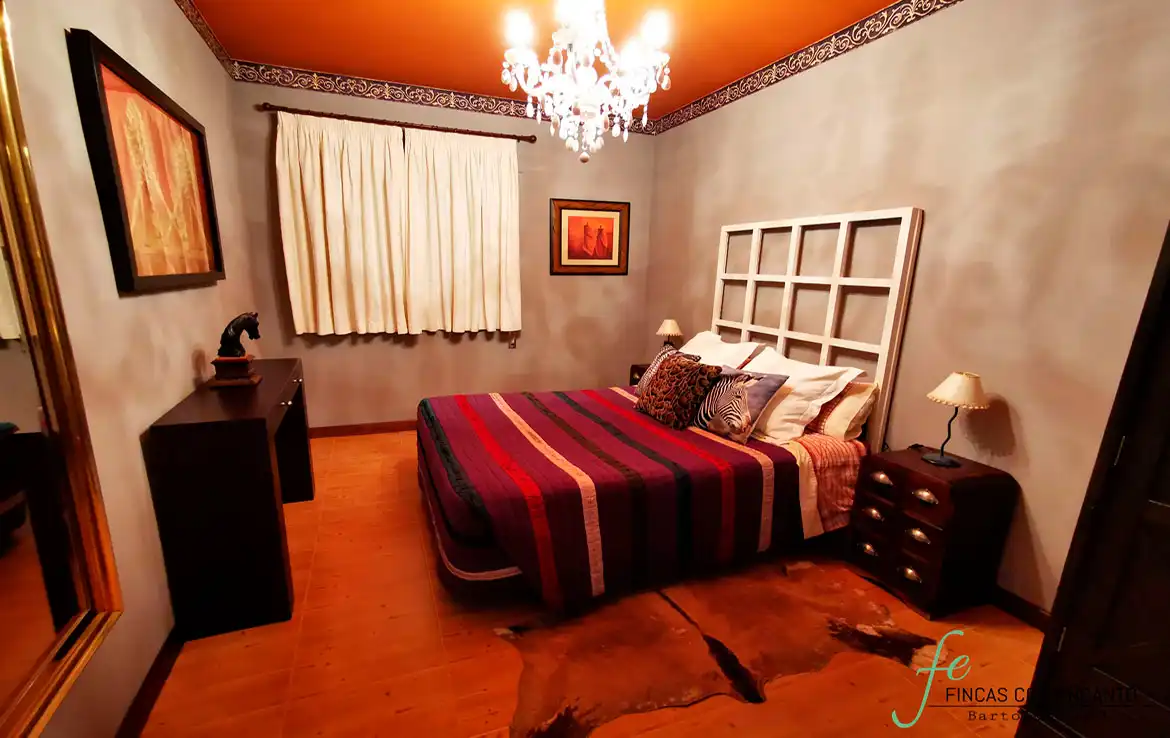 Schlafzimmer von Country house zum Verkauf in Espiel mit Privatgarten, Terrasse und Abstellraum