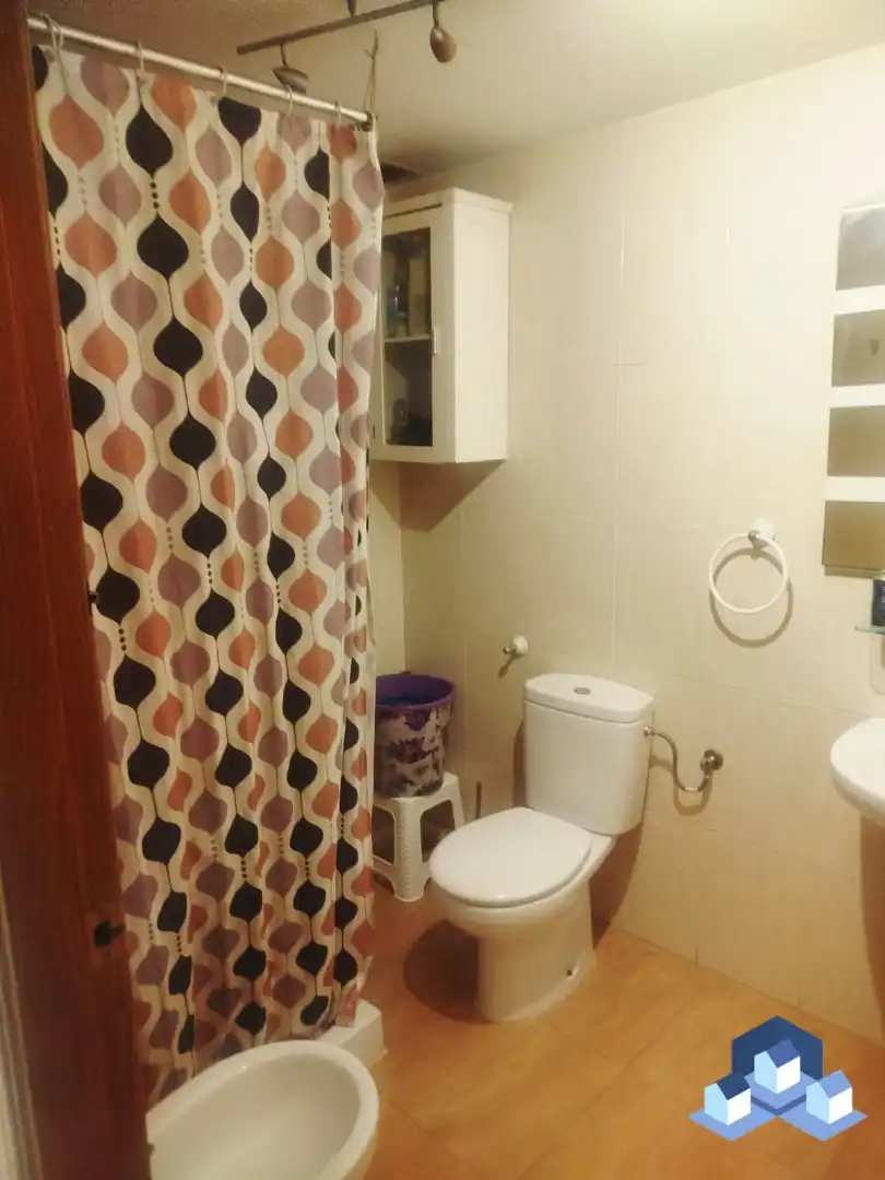 Badezimmer von Wohnungen zum Verkauf in Lorca mit Möbliert